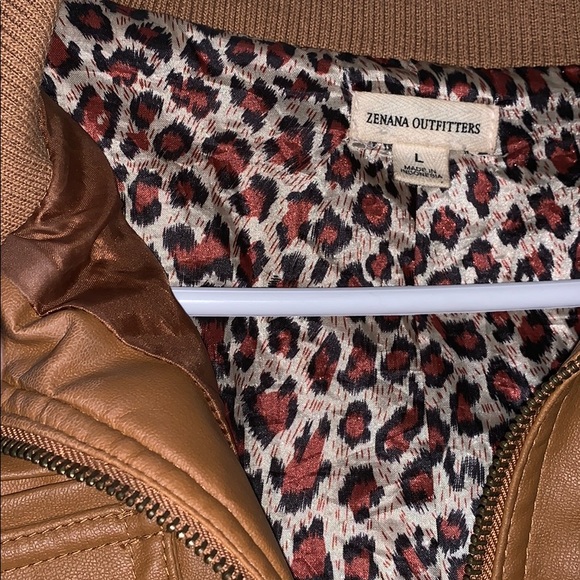 Brown leather jacket - Picture 2 of 3